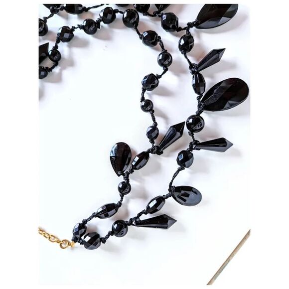 Joan Rivers Signed Vintage Black Lucite Hand Knotted Faceted Bead Necklace. - Picture 8 of 9